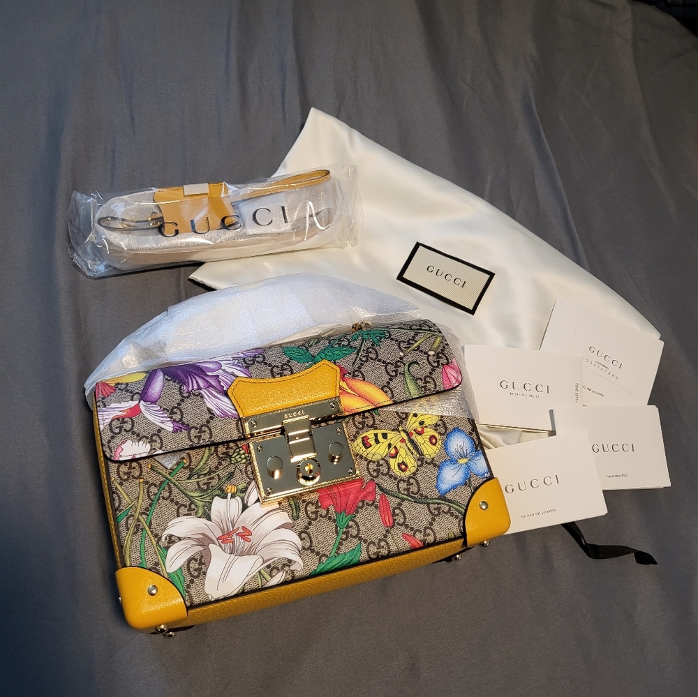 Gucci Padlock GG Flora Small Bamboo Shoulder Bag